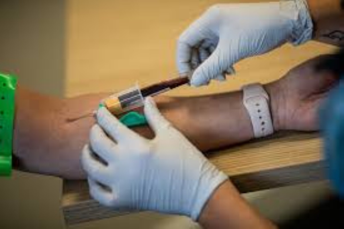 Simple blood test may predict heart disease risk up to 30 years in advance