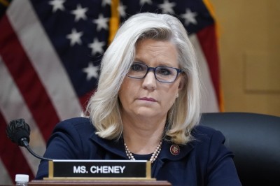 Republican Liz Cheney endorses Kamala Harris | arabtimes