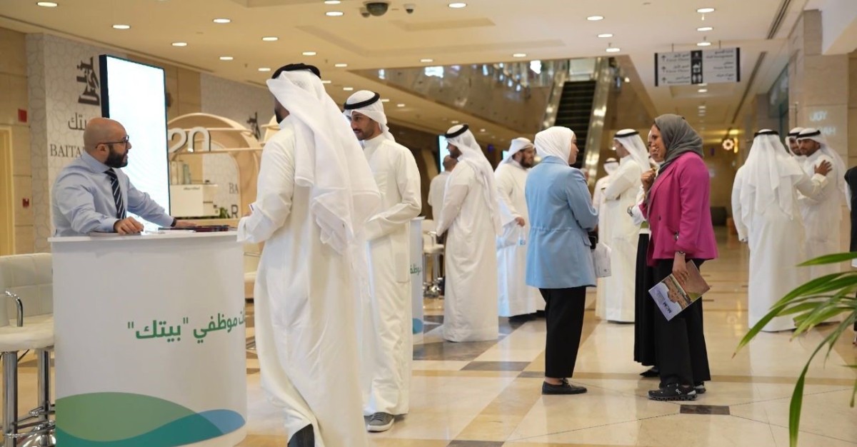 <b>KFH Sponsors 19 Employees in its Scholarship and Study Grants Program</b>