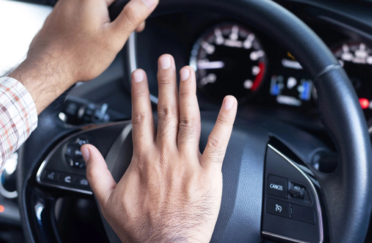 KD 25 fine, jail in car horn misuse