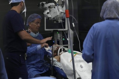 Lebanese doctor battles to save sight of victims from exploding devices