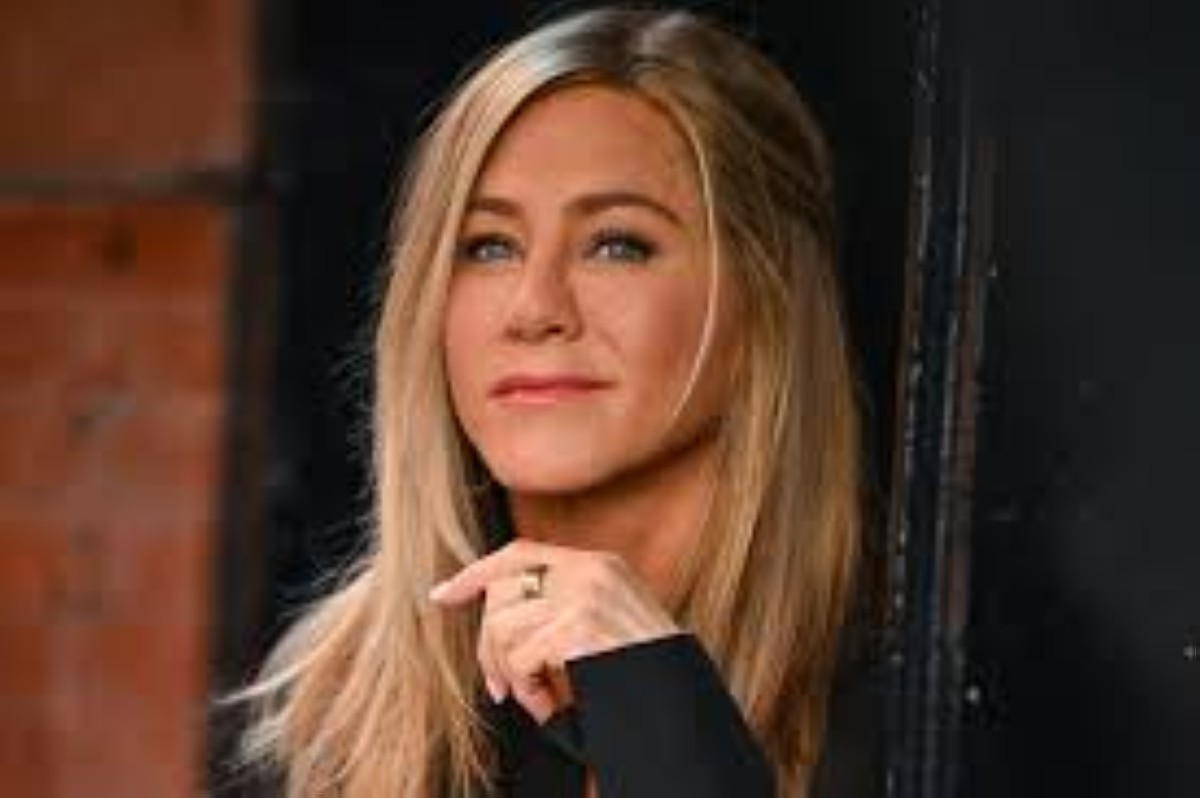 Police respond to false emergency call at Jennifer Aniston's residence