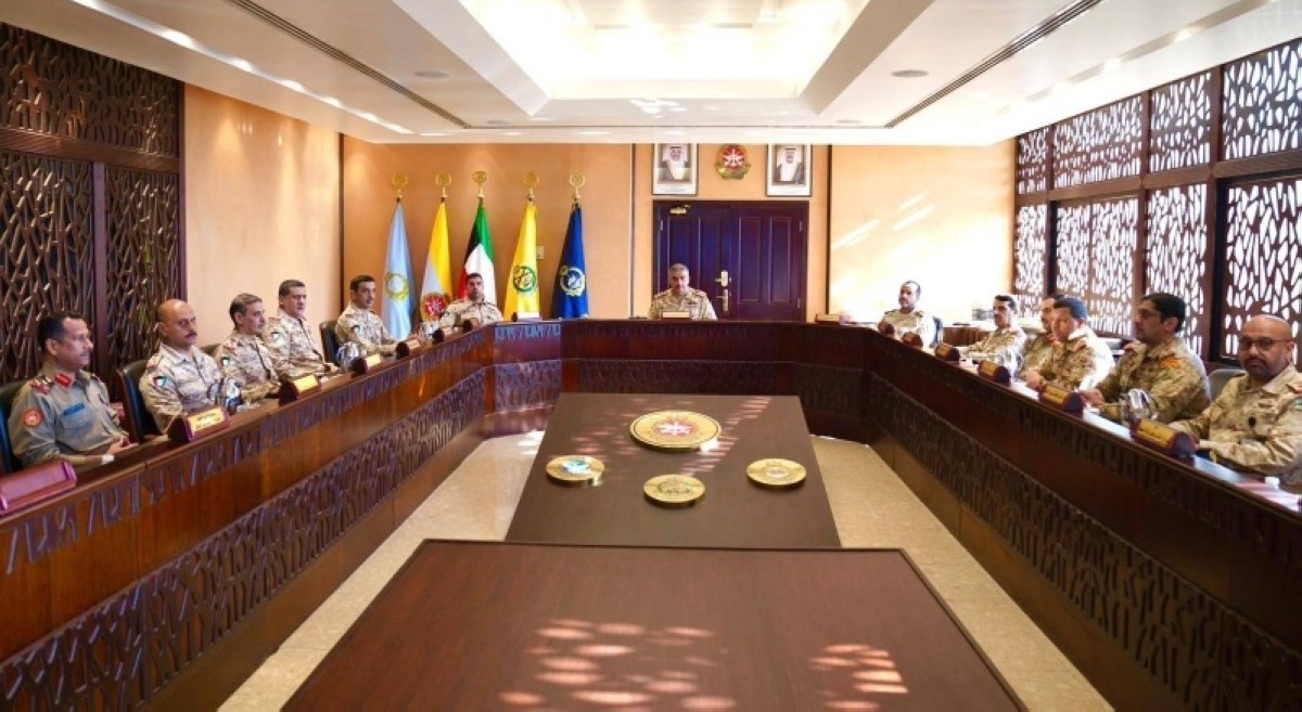 Kuwaiti Army's Defense Council reviews latest developments