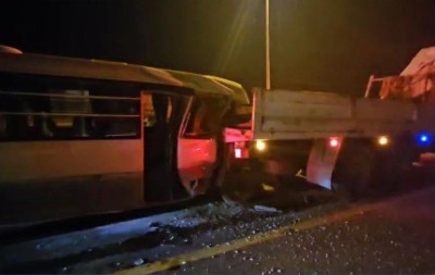 One person dies in bus-truck collision on Seventh Ring Road | arabtimes