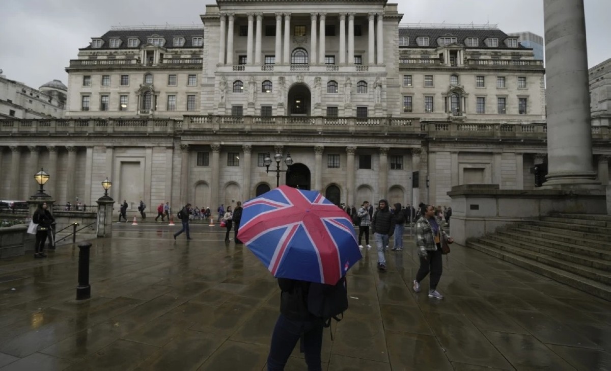 UK inflation falls to lowest level in over 3 years