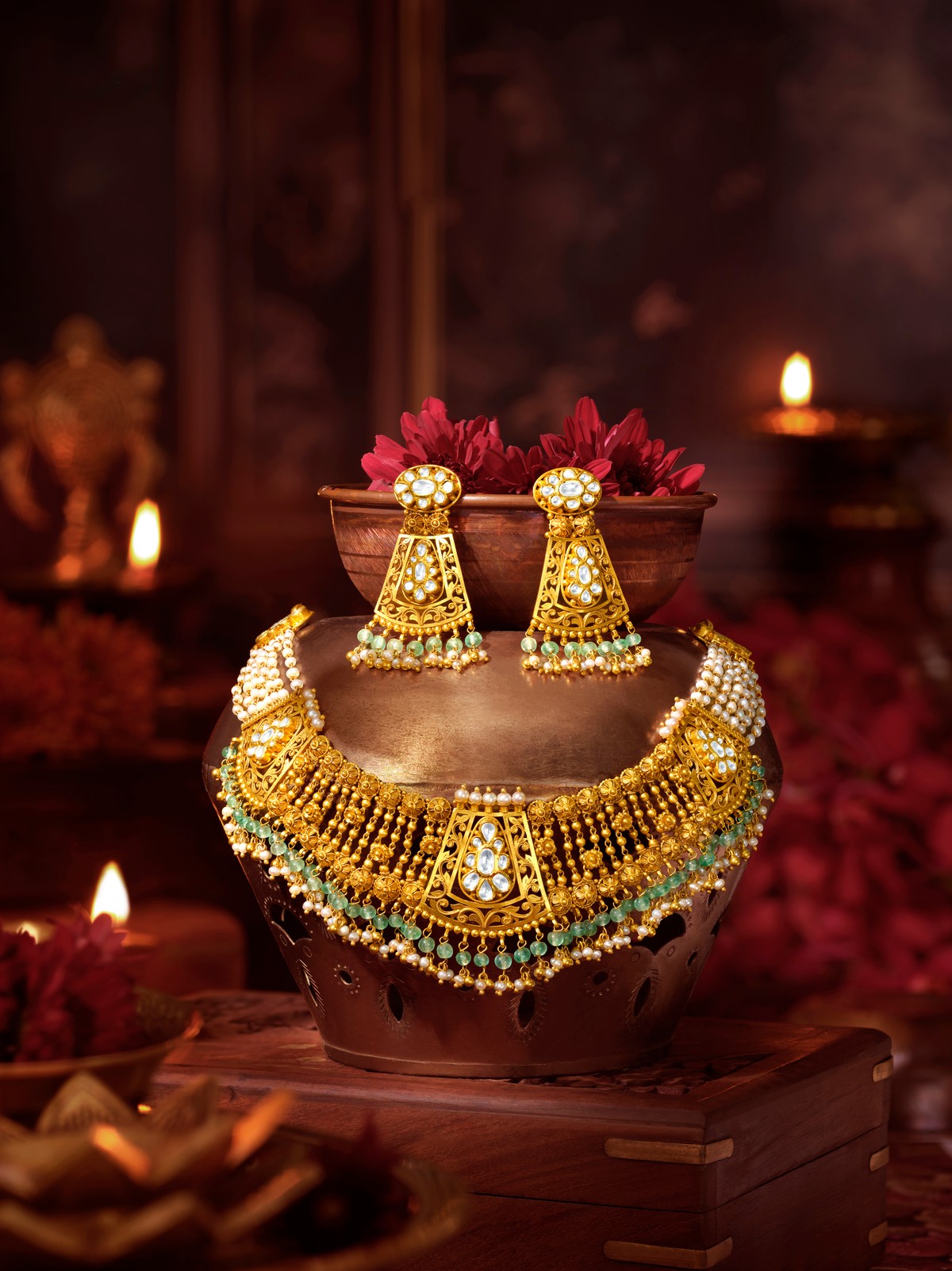 <b>MALABAR GOLD & DIAMONDS e</b>nhances festive offers: free gold coins on gold jewellery purchase