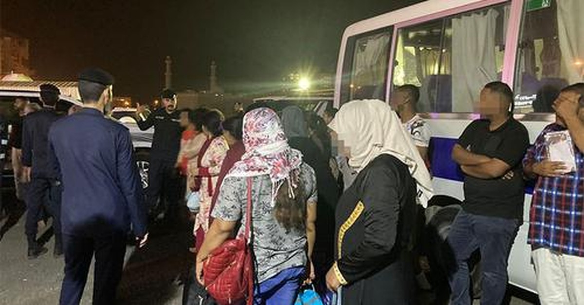 Kuwait tightens grip on residency law violators