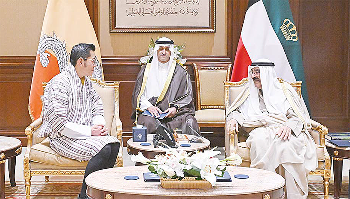 Kuwait Amir, Crown Prince welcomes Bhutan&rsquo;s King at Bayan Palace