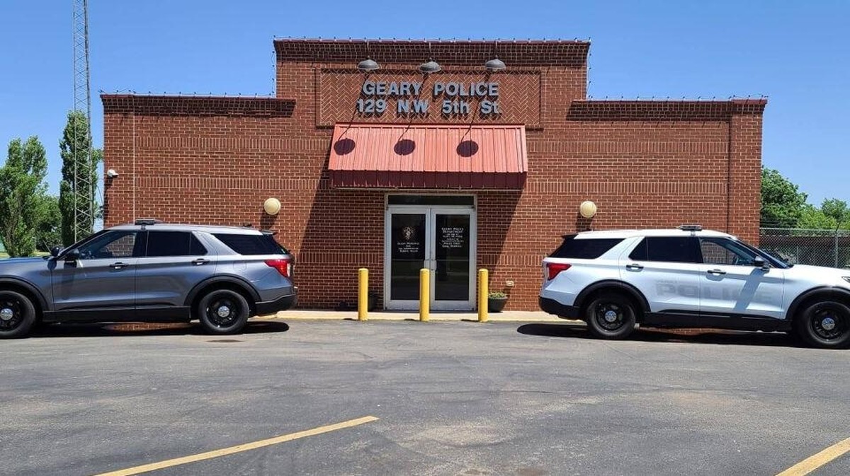 Oklahoma small town police chief, police dept resign with little explanation