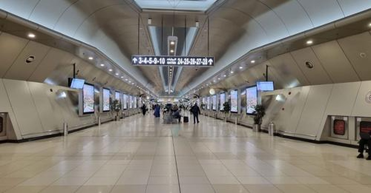 Fugitive Alcohol Smuggler Briefly Evades Arrest at Kuwait Airport