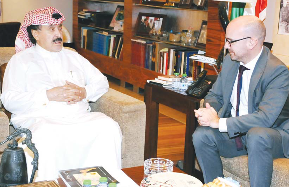 Editor-in-Chief of Arab Times/Al-Seyassah receives French ambassador