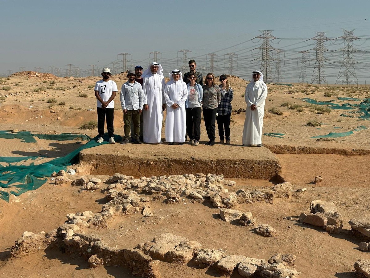 Kuwait unearths ancient workshop, rare clay head
