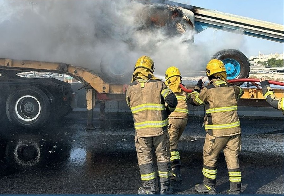 Firefighters extinguish truck blaze on Seventh Ring Road with no ...