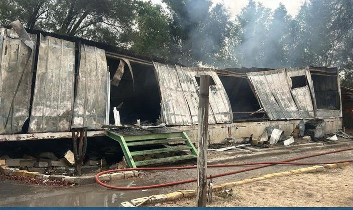 Firefighting teams contain blaze at farm in Al-Wafra area