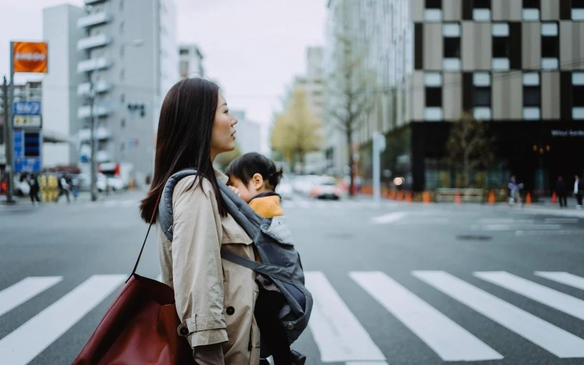 Tokyo adopts 4-day workweek for its employees to support families