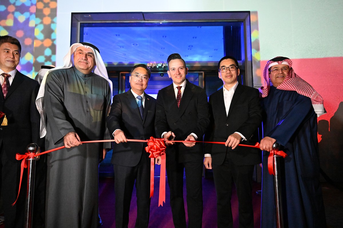 Alghanim Industries and BYD Unveil Landmark Showroom in Kuwait