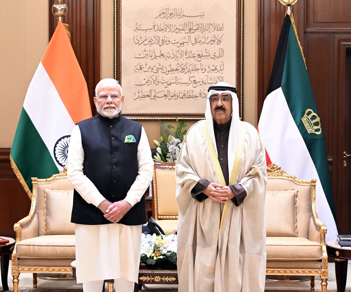 Amir bestows prestigious Mubarak Al-Kabeer Order on India PM Modi