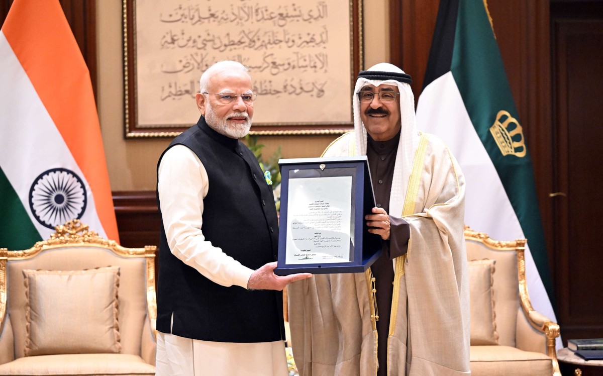Amir bestows prestigious Mubarak Al-Kabeer Order on India PM Modi