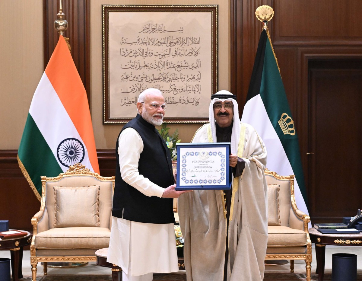 Amir bestows prestigious Mubarak Al-Kabeer Order on India PM Modi