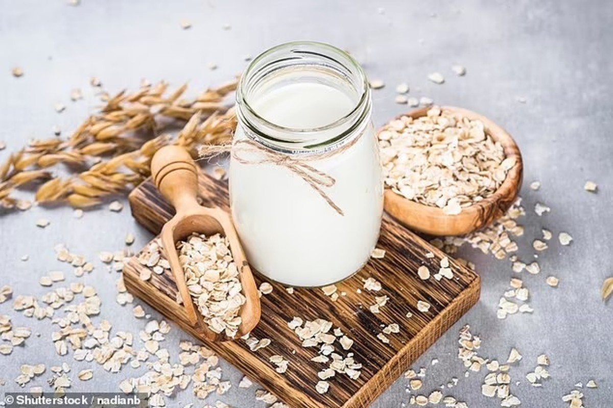 Experts warn of oat milk health dangers, cow&rsquo;s milk proven healthier