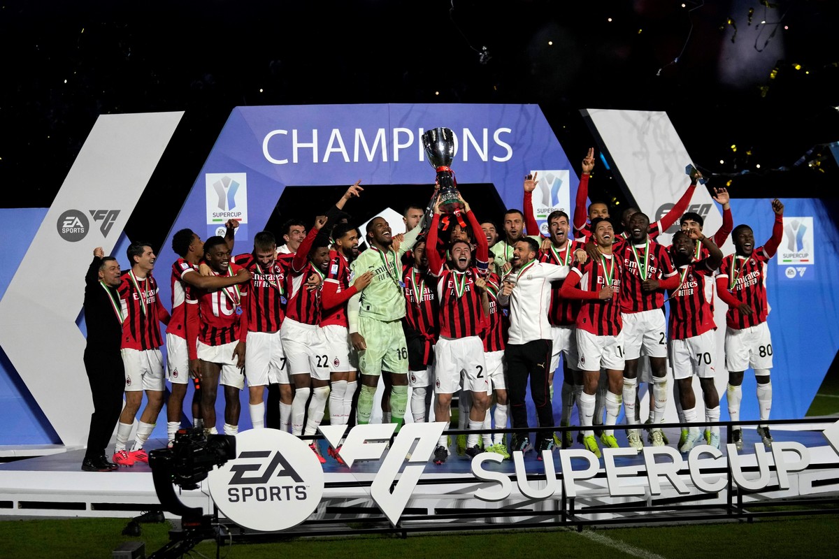 Milan wins Italian Super Cup with stunning comeback against Inter