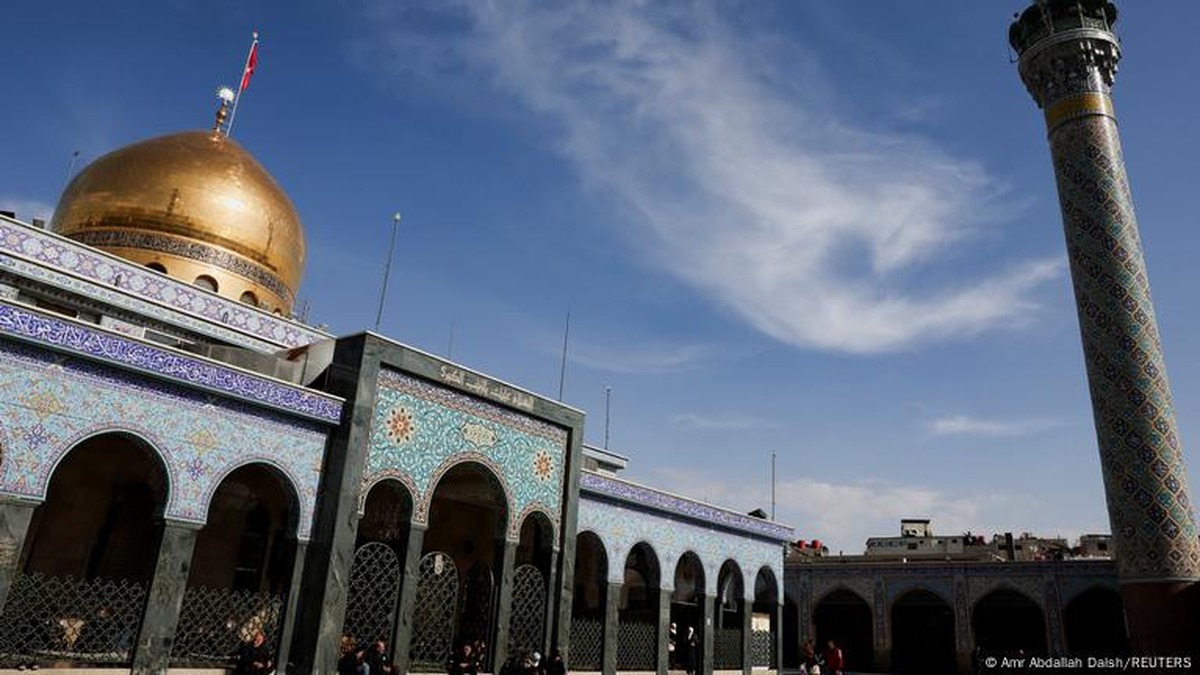 Syrian intelligence agency says it thwarted Islamic State attack on a Shiite shrine