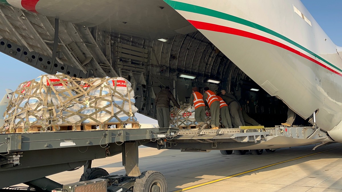 Kuwaiti 3rd relief plane departs to Syria, part of 'Kuwait By Your Side' campaign
