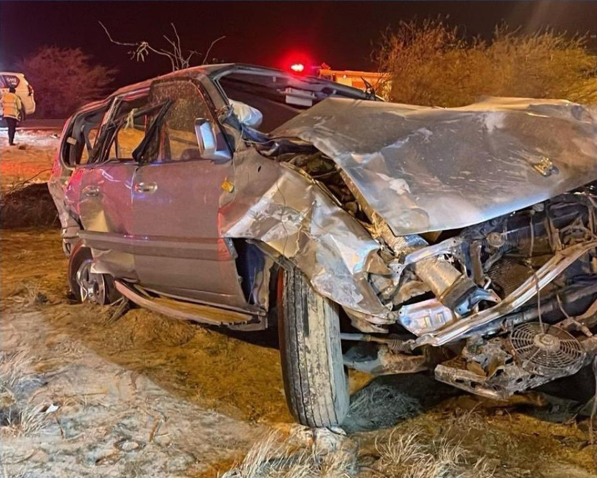 One dead, 2 injured in 2-vehicle crash on Al-Salmi Road