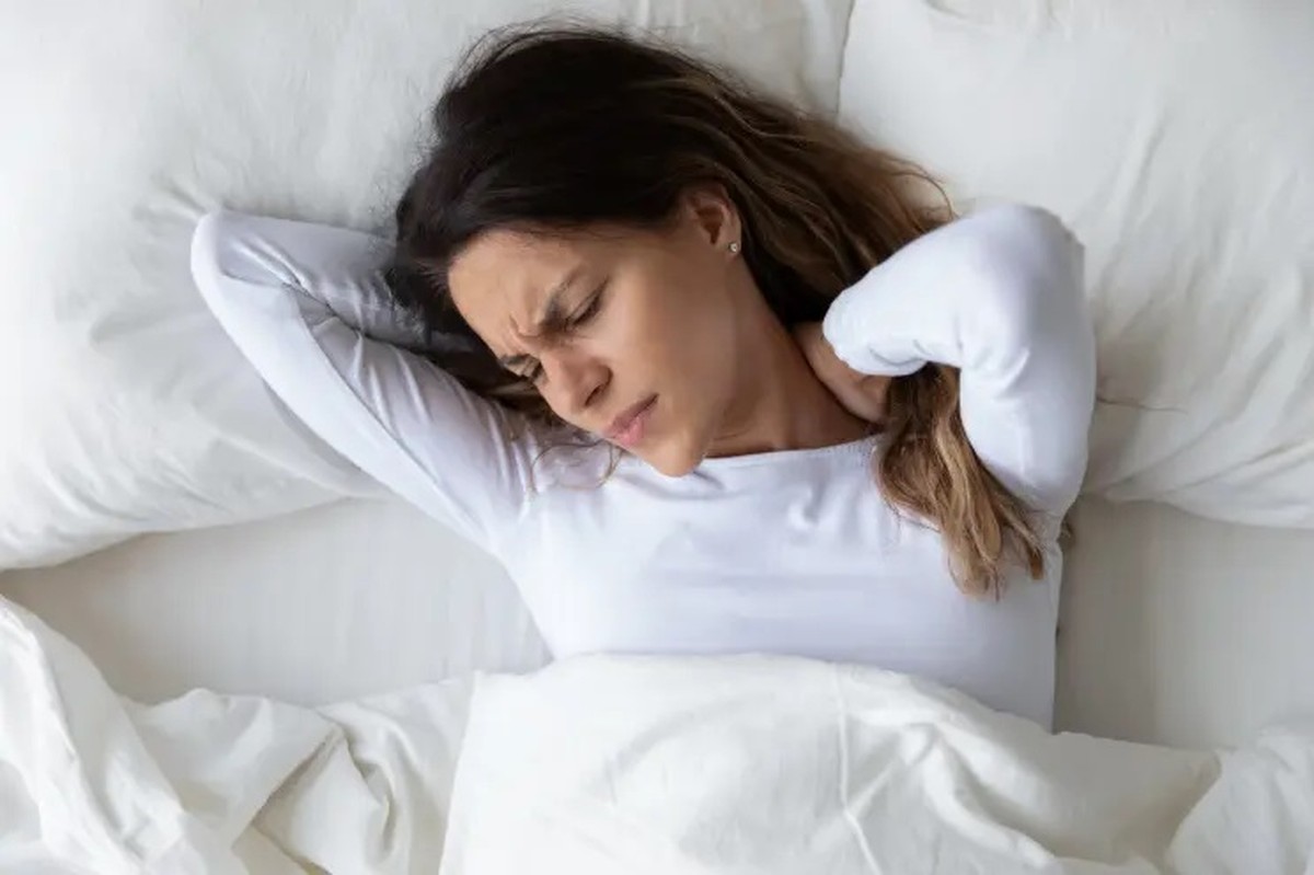 Why you should rethink sleeping with two pillows: physical therapist's advice