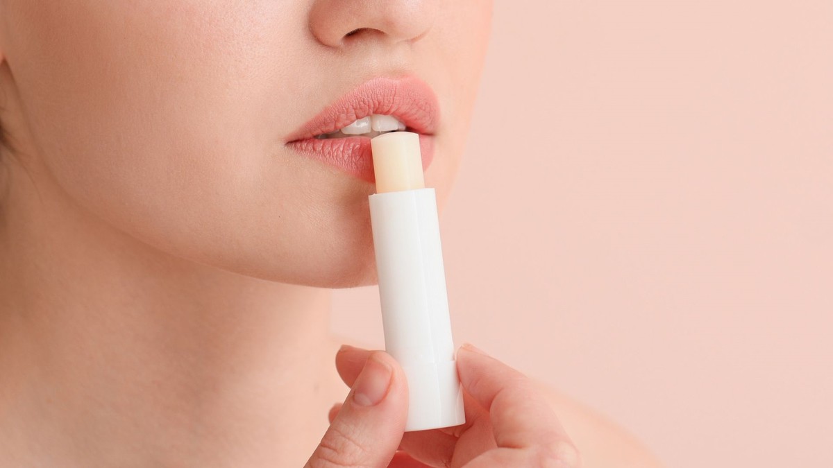 Does lip balm help chapped lips? Here&rsquo;s what to know