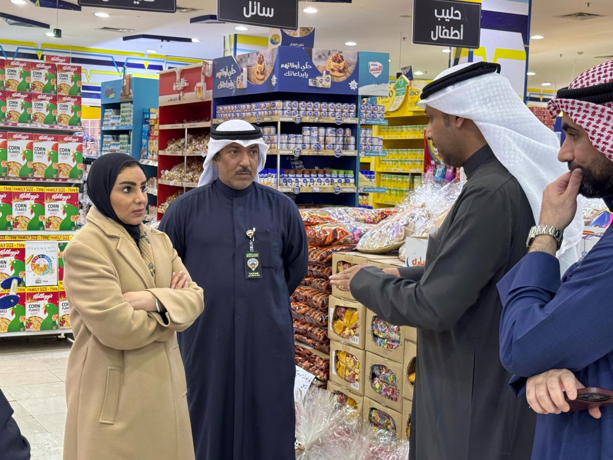 Minister inspects cooperative societies in Jahra for regulation compliance