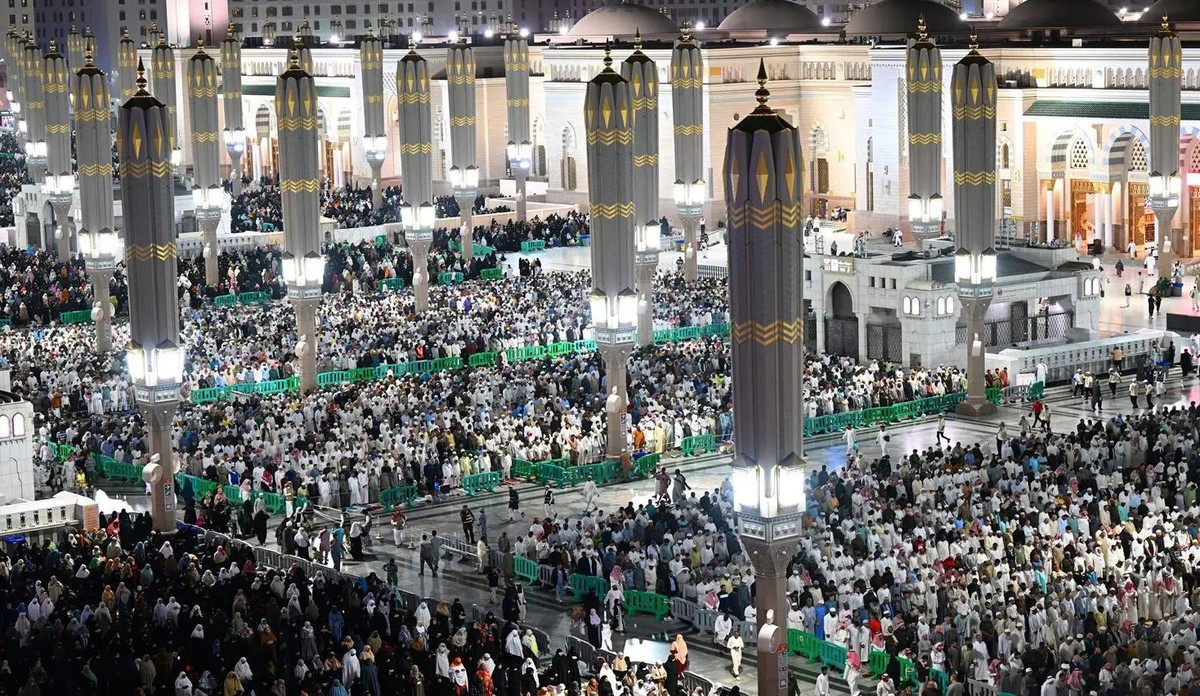 More than 14 million worshippers at the Prophet's Mosque during the first half of Ramadan