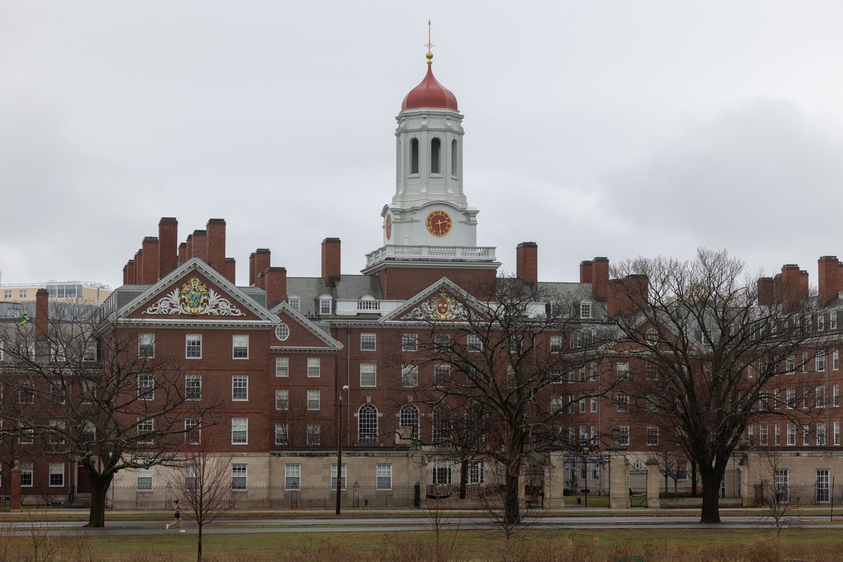 Harvard to offer free tuition for families earning $200,000 or less starting in 2025