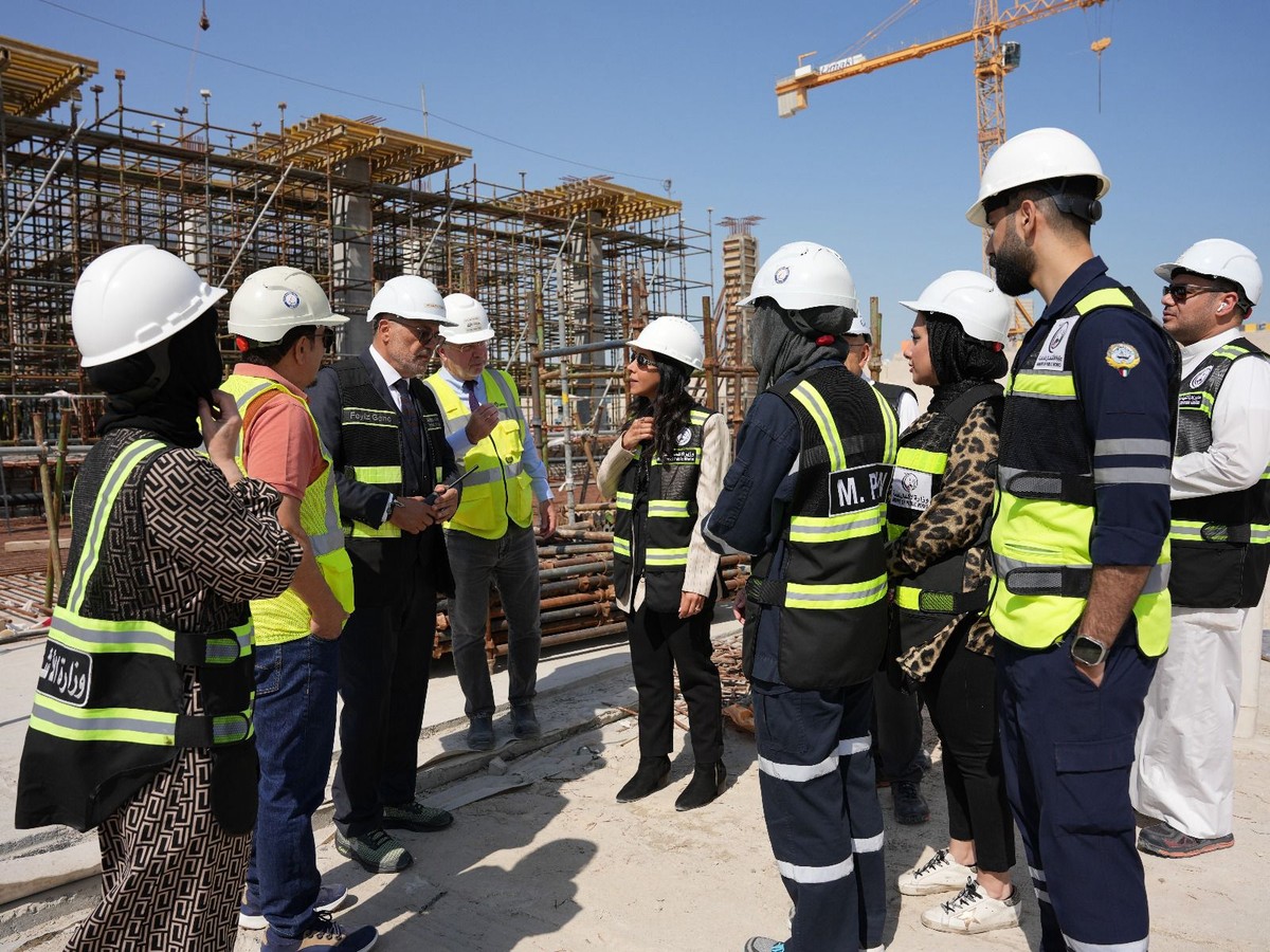 Kuwait's minister inspects progress on new airport project 'T2'