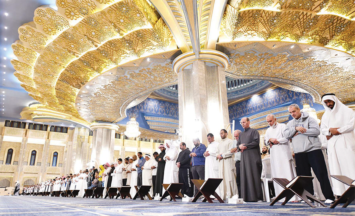 Faith fills Kuwait&rsquo;s mosques on the 20th night of Ramadan