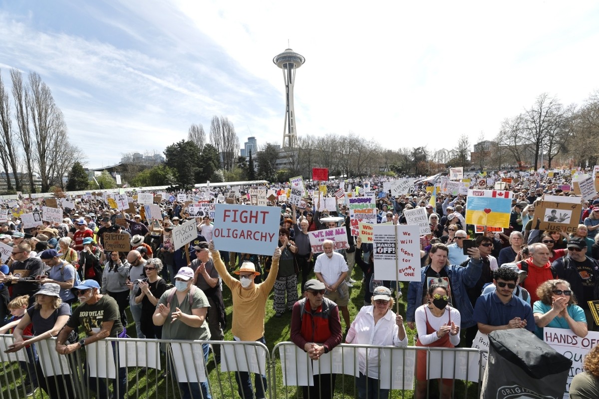 Angry protesters from New York to Alaska assail Trump and Musk in ...