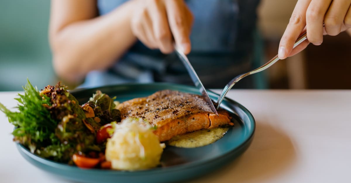 The best times to eat for weight loss, energy, and better digestion