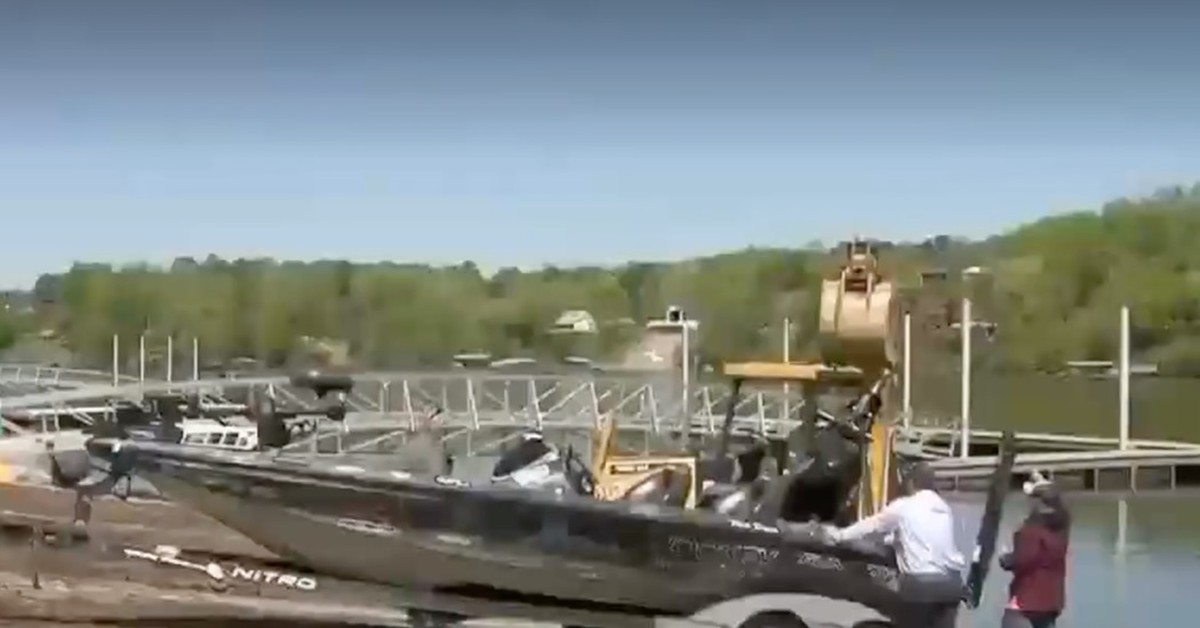 Accident at a fishing tournament in Alabama kills 3