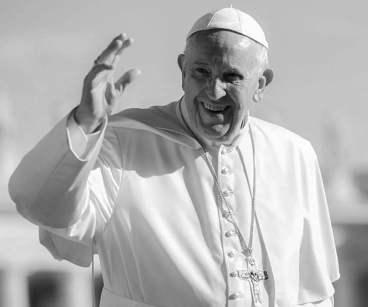 Vatican Embassy in Kuwait opens condolence book for Pope Francis