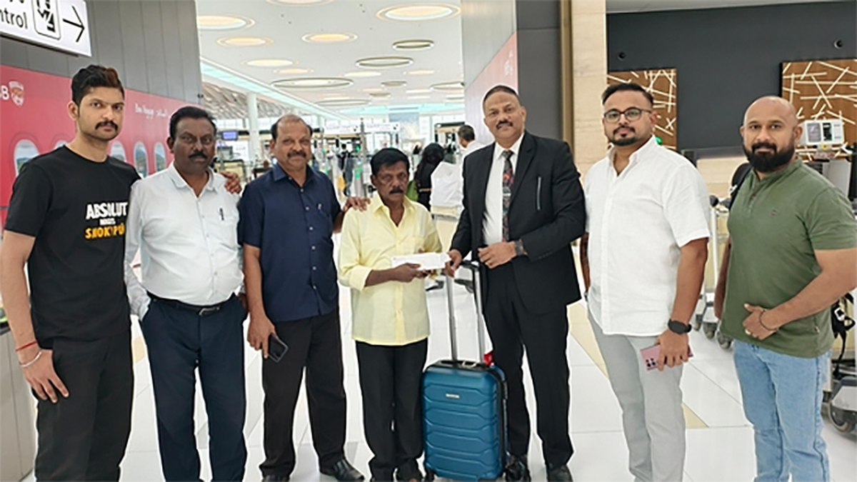 Stranded Indian Returns Home After 40 Years in Bahrain