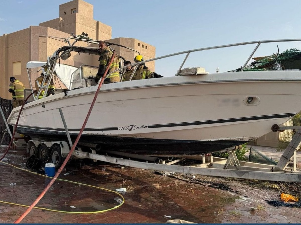 Firefighters contain boat fire in Khiran; two injured