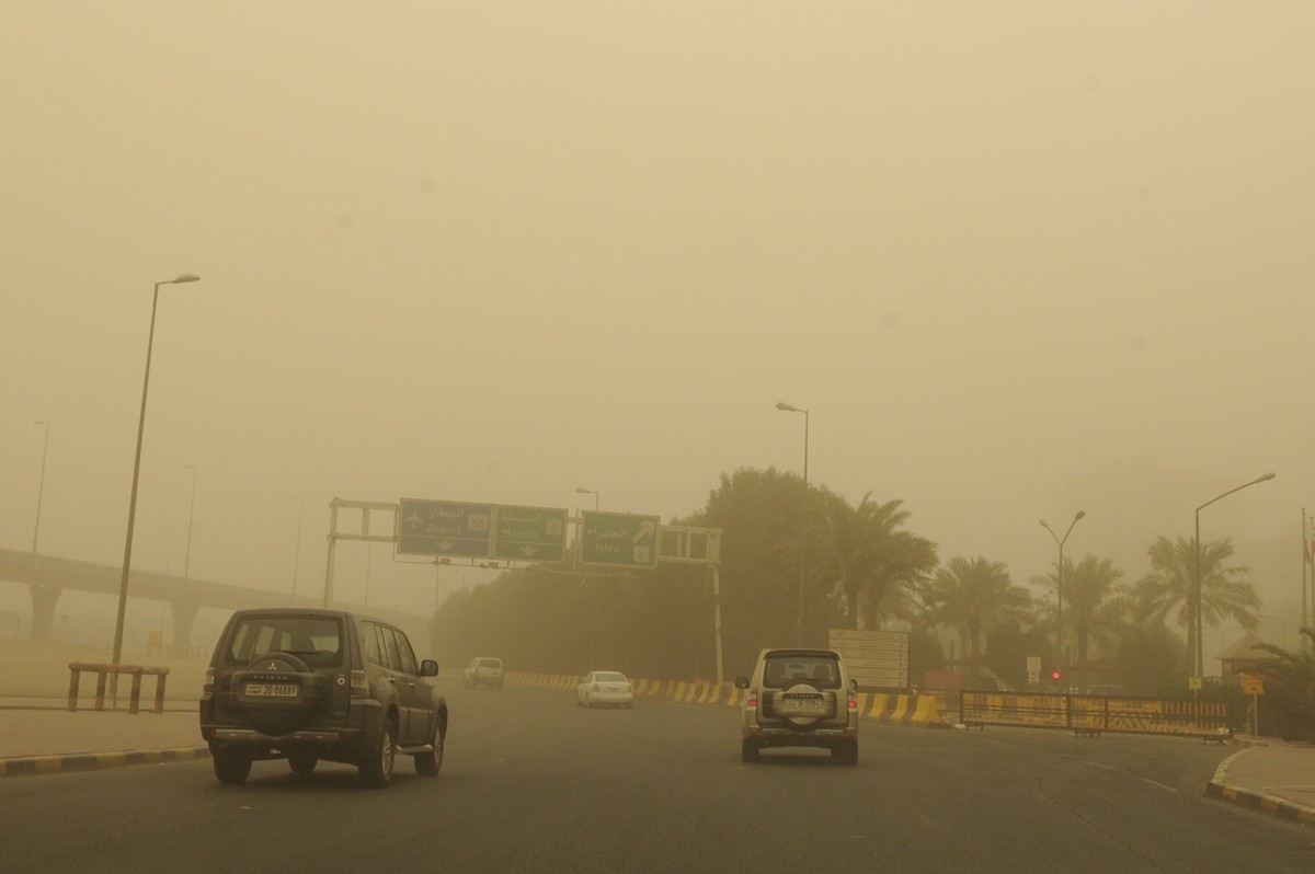 Kuwait Braces for Rain, Thunder, and Dust Storms