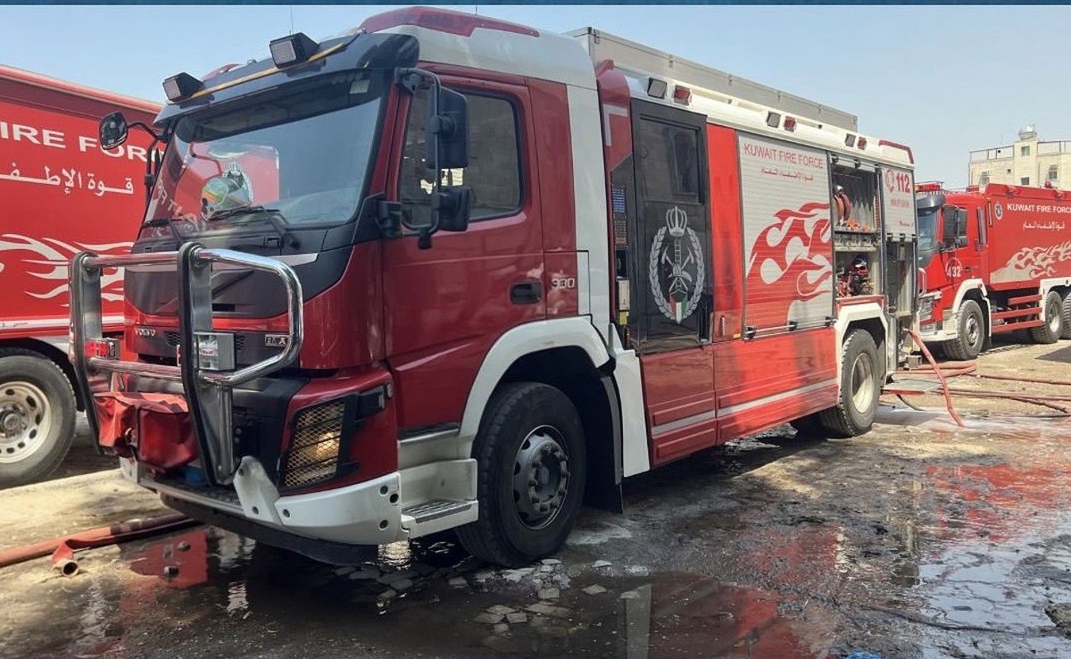 Firefighters contain apartment blaze in Al-Raqi without major injuries