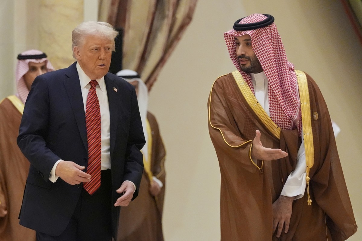 Trump secures $600 billion Saudi investment deal | arabtimes