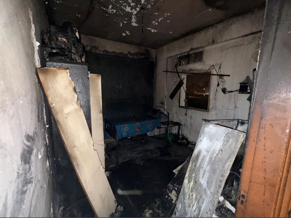 Firefighters control apartment fire in Farwaniya | arabtimes