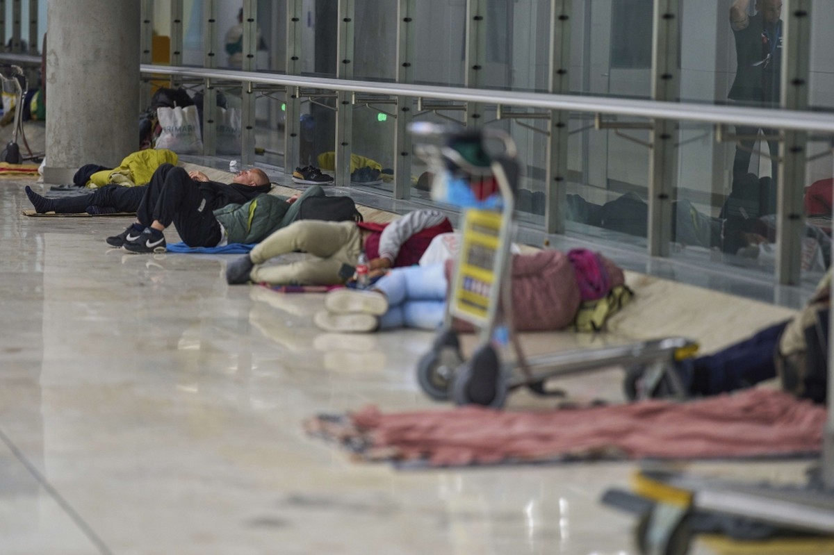 In Spain, a homelessness crisis unfolds in Madrid's airport | arabtimes