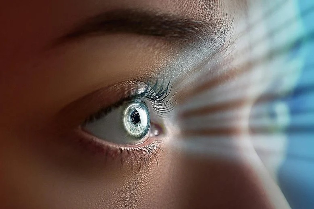 New infrared contact lenses let you see in the dark &mdash; even with eyes closed