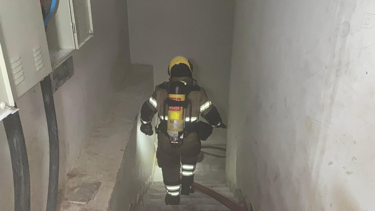 Firefighting Teams Tackle Basement Fire in Shuwaikh