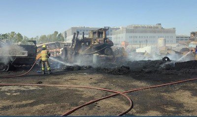 Firefighting teams contain fire at the Amghara scrapyard | arabtimes