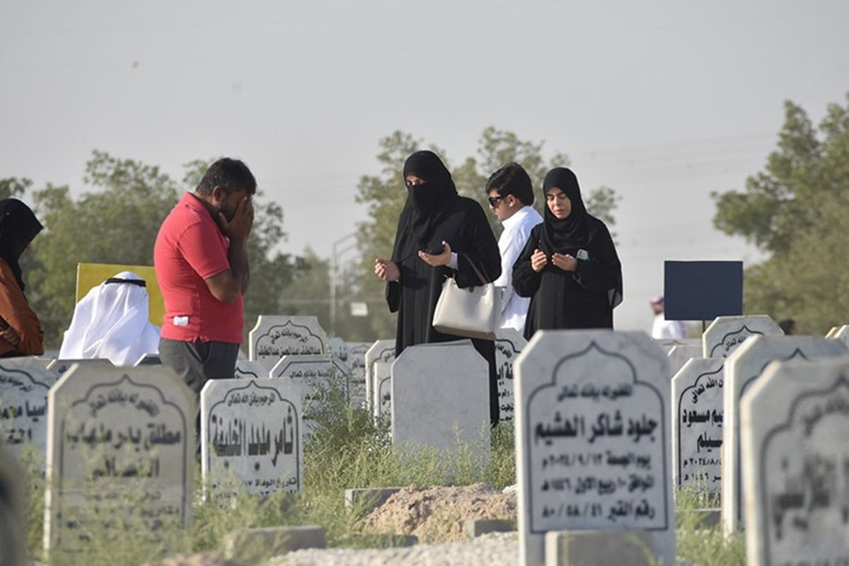 Kuwait Cemeteries See Crowds As Families Pay Tribute On Eid